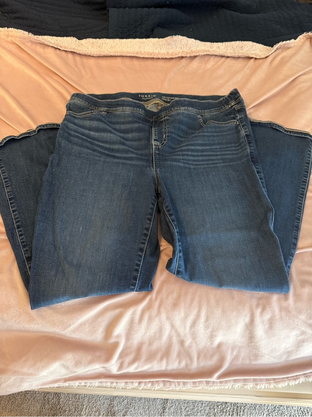 torrid Mid/Dark Blue Lean Jean Bootcut Jeans 2R